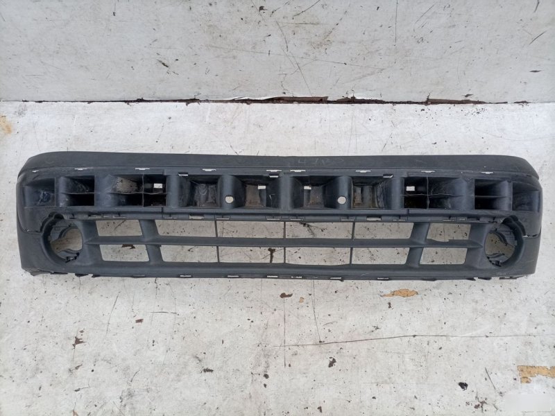 Бампер передний Renault Kangoo 2003-2008 8200152587 Б/У