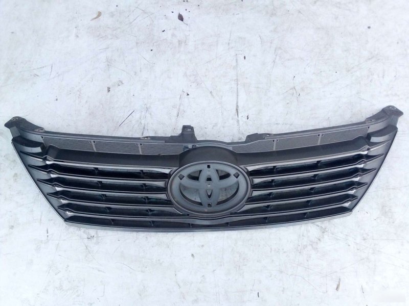 Решетка радиатора Toyota Camry 2014-2017 50 Б/У