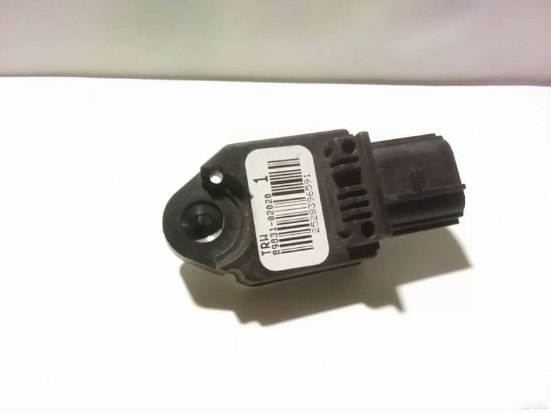 Датчик удара боковой Toyota Auris E150 8983102020 Б/У