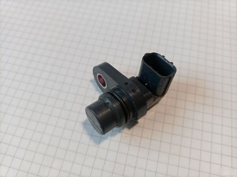 Датчик коленвала Mazda 3 BK zj0118221 Б/У