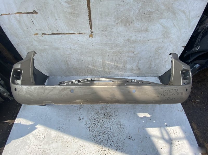 Бампер задний Toyota Land Cruiser 2007-2012 200 Б/У