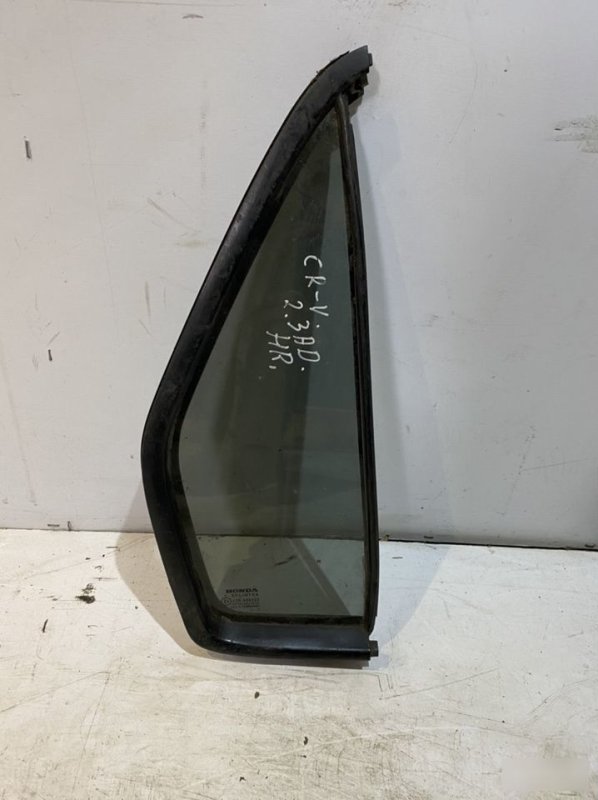 Запчасть стекло заднее правое Honda CR-V 2001-2004 Б/У Стекло заднее правое Honda CR-V 2001-2004 Б/У