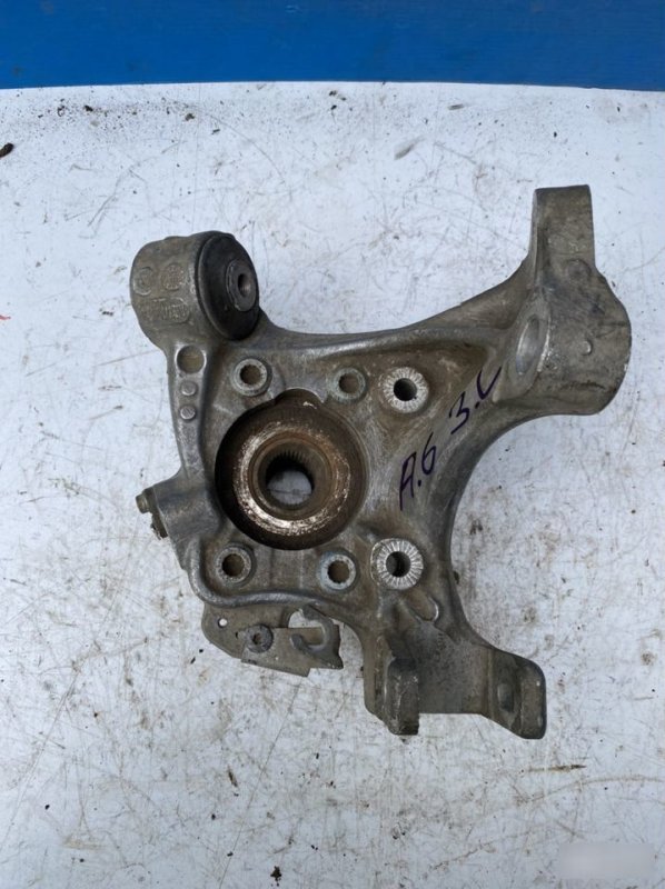 Кулак задний левый Audi A6