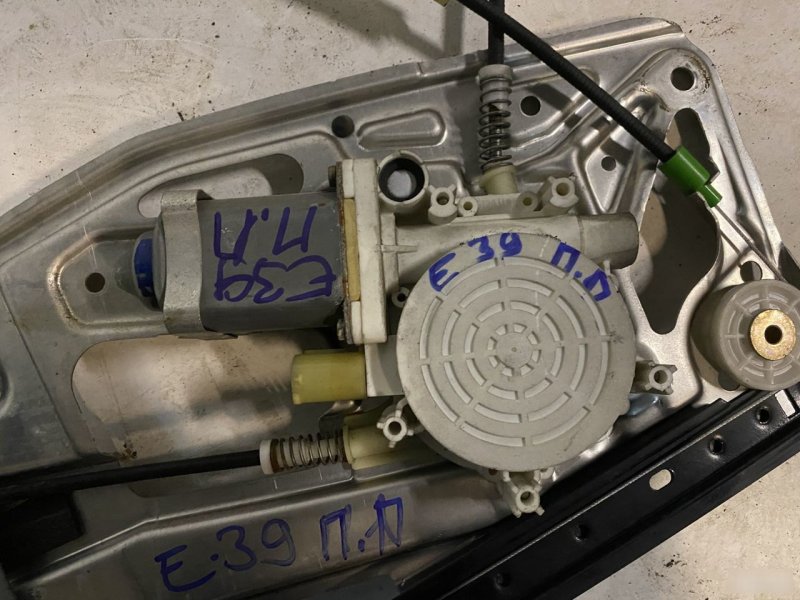 Стеклоподъемник передний правый BMW 5 E39