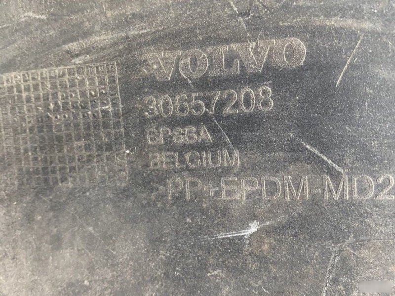 Бампер задний C30 Бампер задний C30