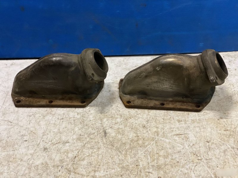 Коллектор выпускной правый A8 D2