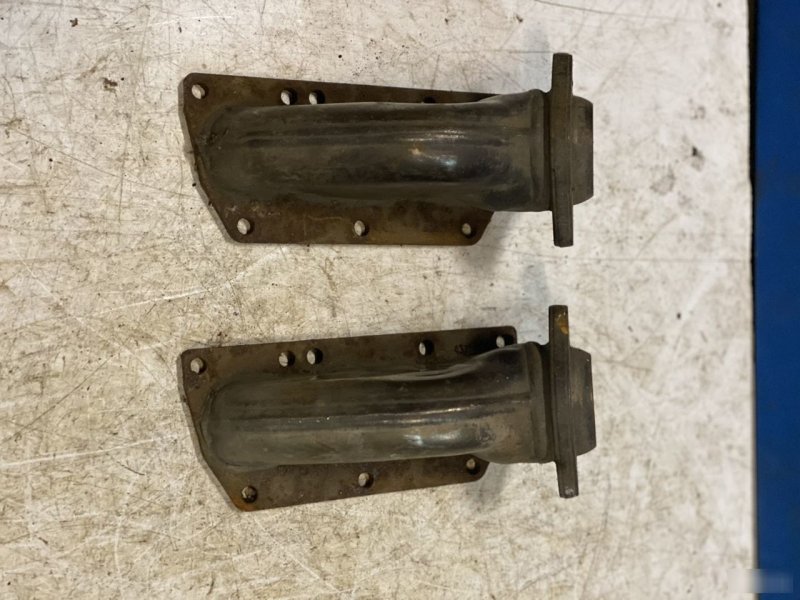 Коллектор выпускной правый A8 D2