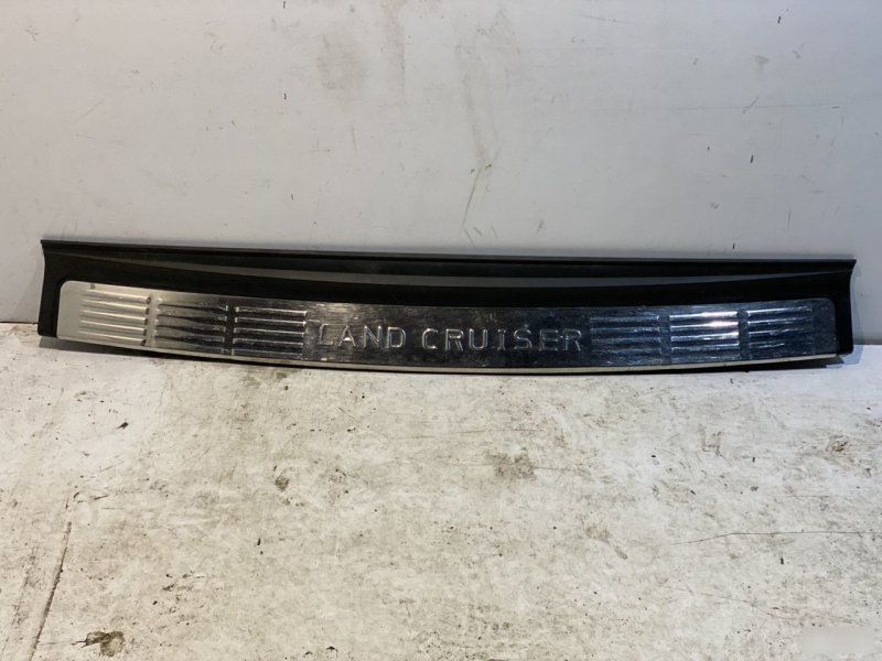 Накладка бампера задняя Toyota Land Cruiser 200 5216260040 Б/У