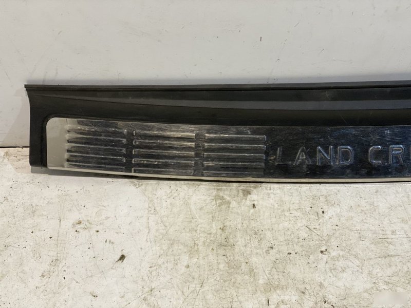 Накладка бампера задняя Land Cruiser 200