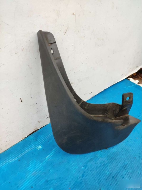 Брызговик передний левый Tucson