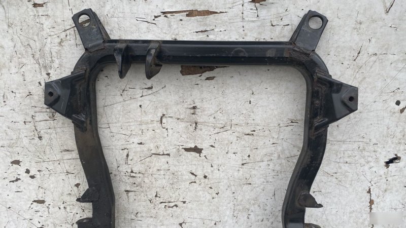 Подрамник Saturn Vue