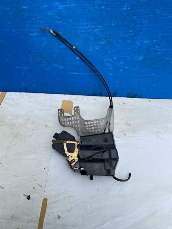 Замок двери задний левый Hyundai Tucson 2004-2015 Б/У