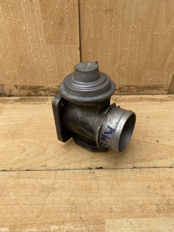 Клапан EGR BMW 5 E36 11712246145 Б/У