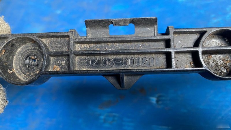 Кронштейн бампера задний левый LS460
