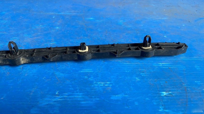 Кронштейн бампера задний левый LS460