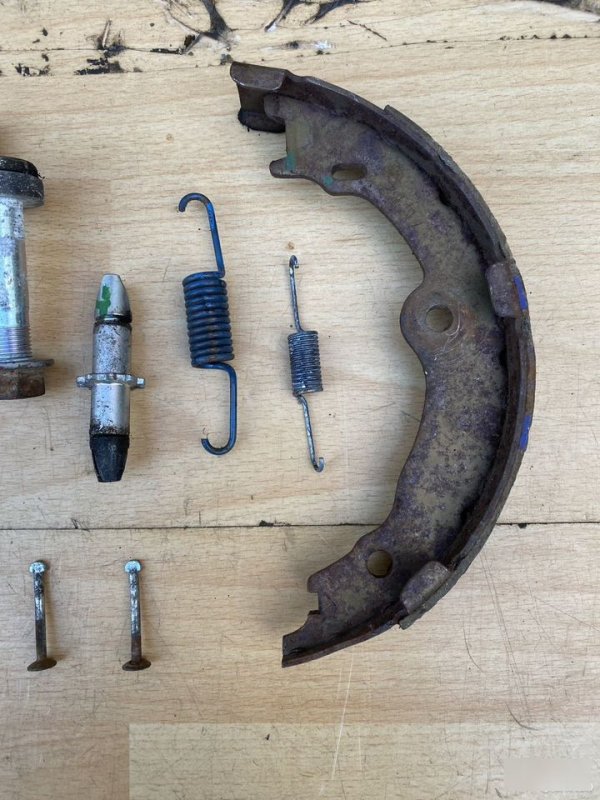 Механизм ручного тормоза задний левый LS460 2006-2009