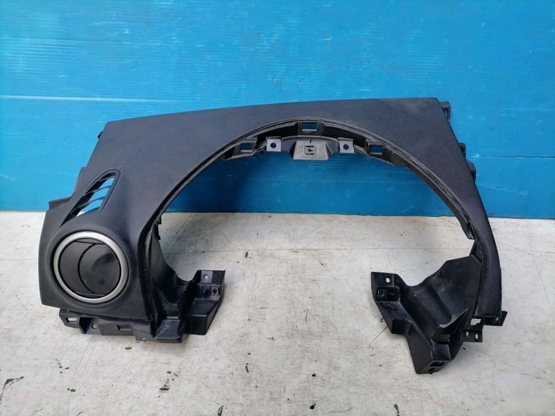 Накладка консоли Mazda 3 BP4K60360 Б/У