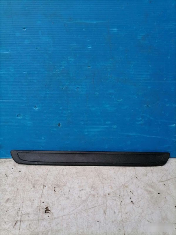 Накладка порога Toyota Corolla E150 6791112080 Б/У