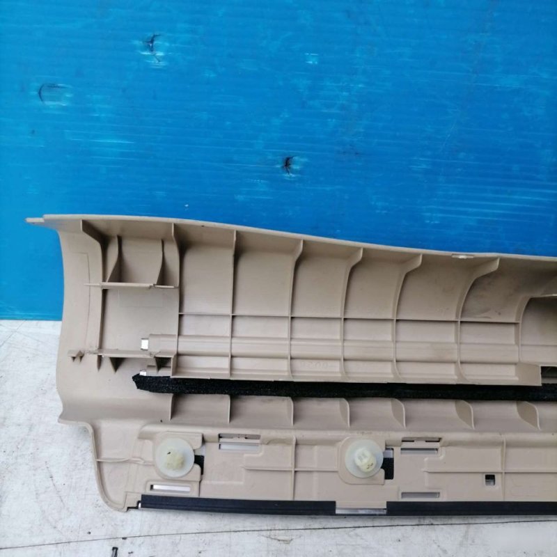 Накладка порога задняя левая LS460