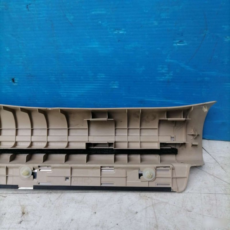Накладка порога задняя левая LS460