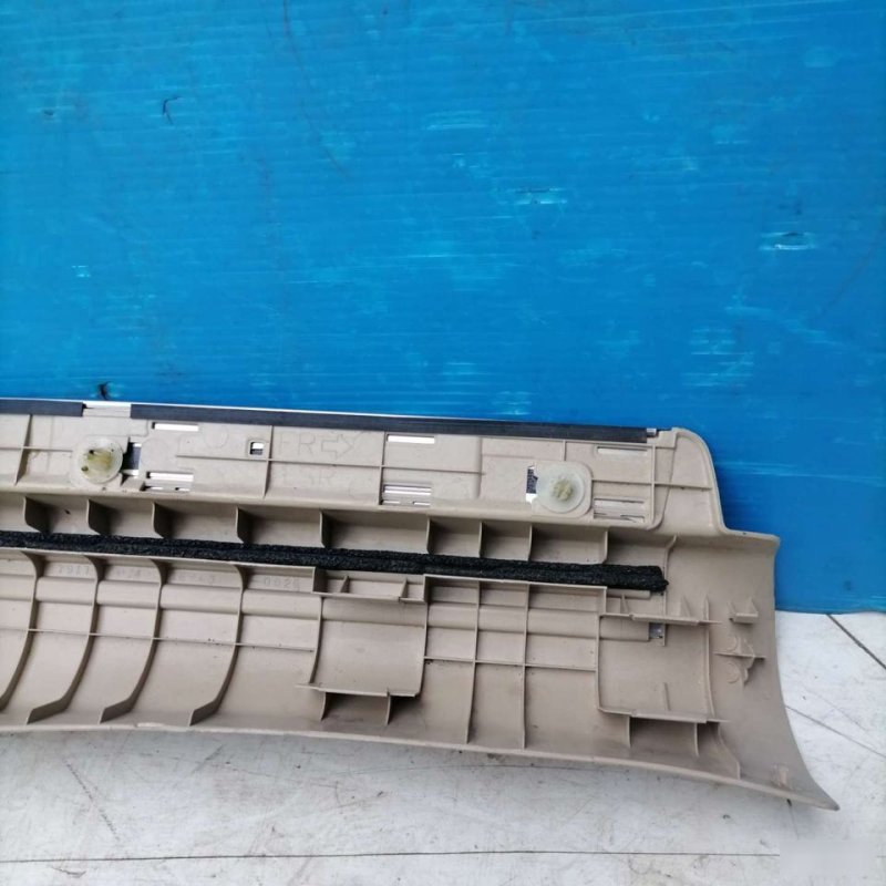 Накладка порога задняя правая Ls460