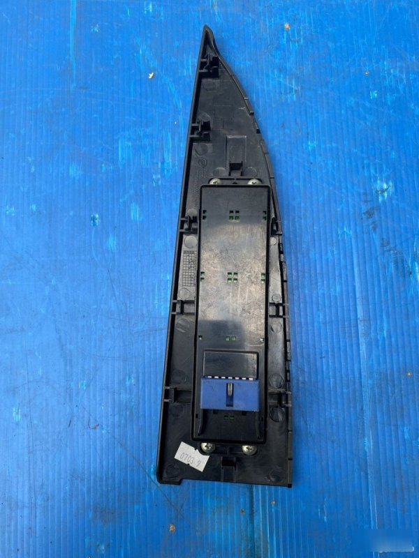 Блок управления стеклоподъемниками Kyron Блок управления стеклоподъемниками Kyron