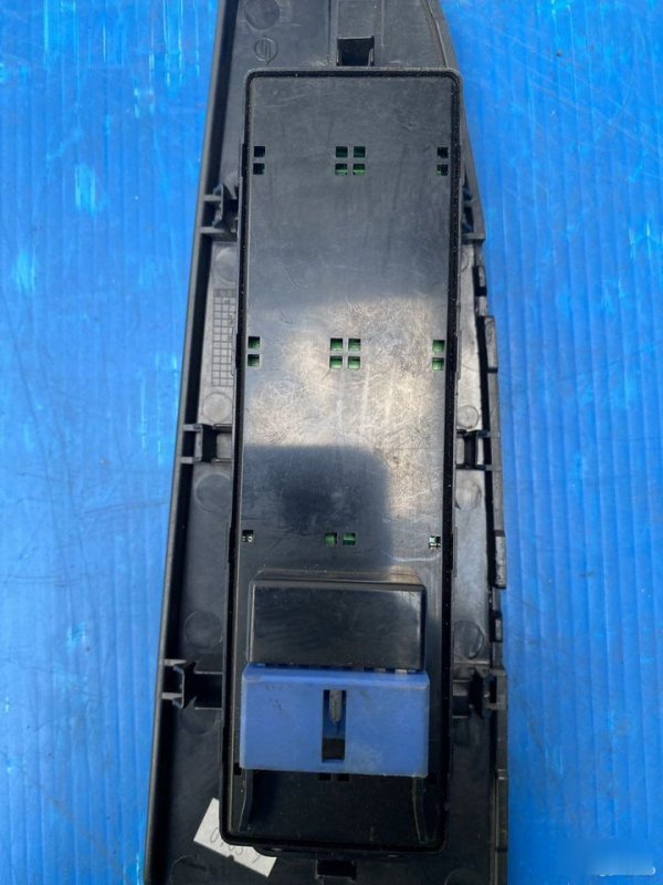 Блок управления стеклоподъемниками Kyron Блок управления стеклоподъемниками Kyron