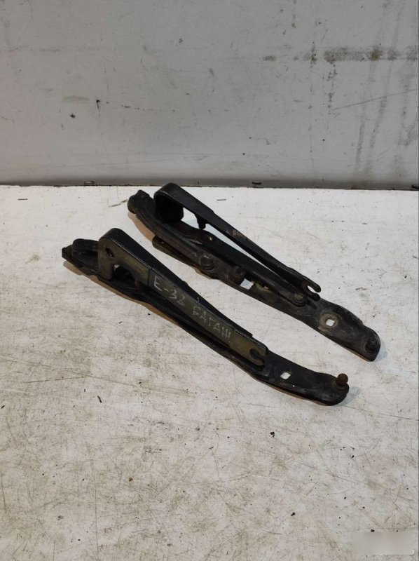 Петля крышки багажника BMW 7 E38 8221195 Б/У