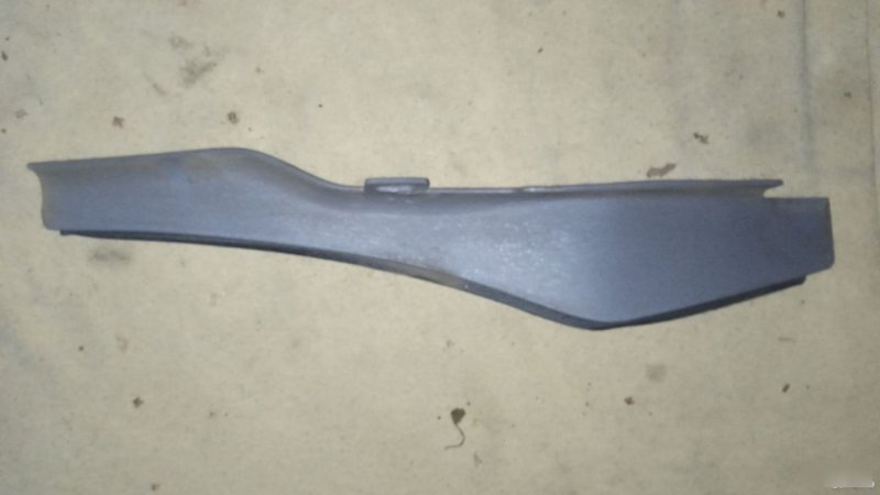 Накладка в салоне правая Dodge Caravan 3 1995-2000 4706374 Б/У