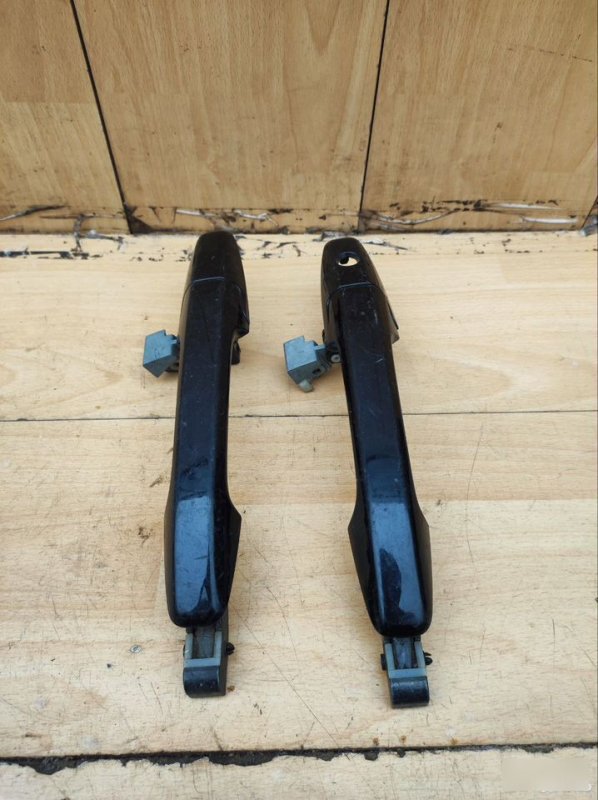 Ручка двери внешняя левая Honda Civic 8 4D 4D 601012050403P Б/У