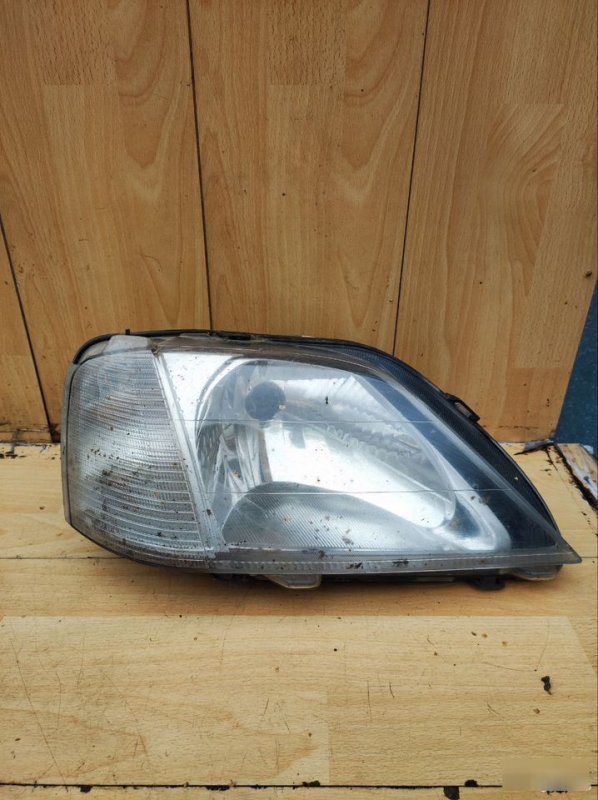 Фара правая Renault Logan 1 8200211006 Б/У
