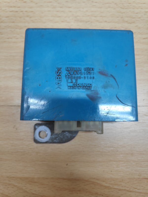 Блок управления антенной Mitsubishi Pajero 2 джип Mb921337 Б/У