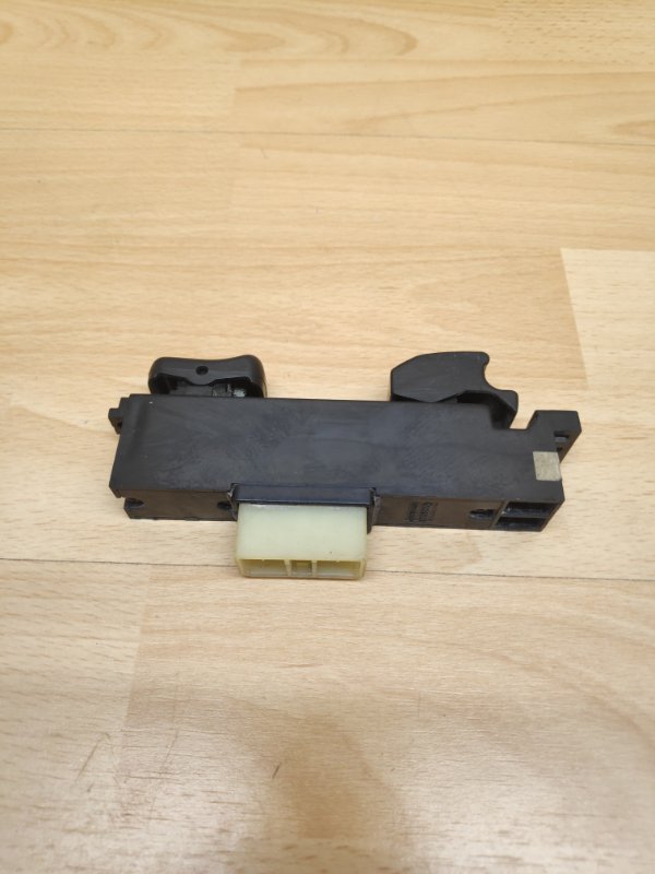 Блок управления стеклоподъемниками Mitsubishi Pajero 2 6g74