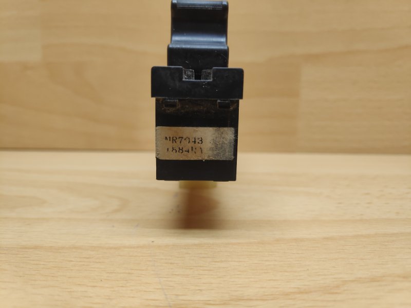 Блок управления стеклоподъемниками Pajero 2 6g74