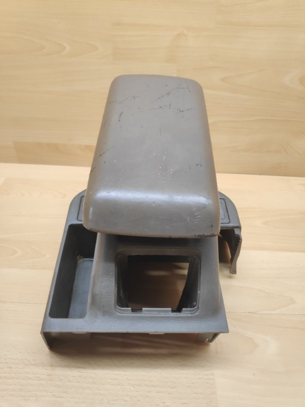 Бардачок между сиденьями Mitsubishi Pajero 2 6g74 MB652222 Б/У