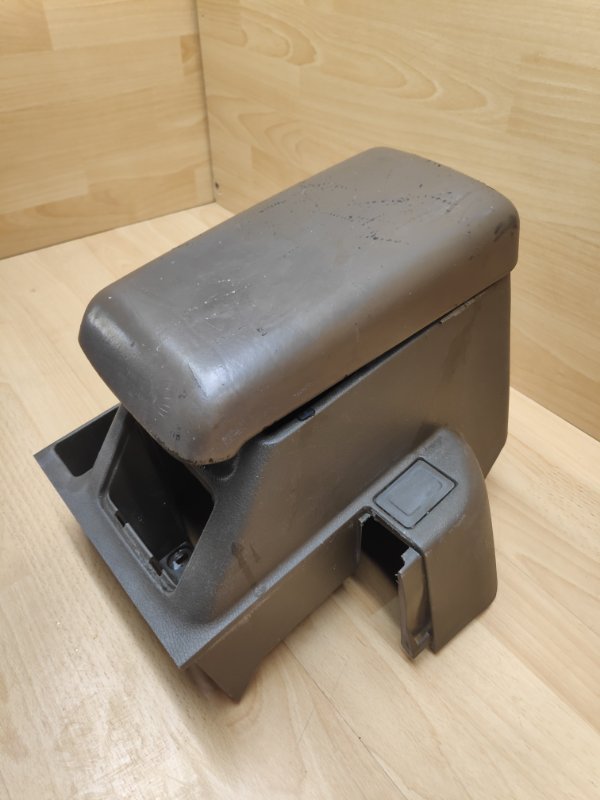 Бардачок между сиденьями Pajero 2 6g74