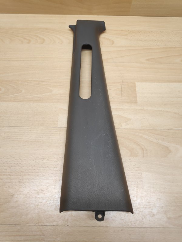 Накладка на стойку кузова Mitsubishi Pajero 2 6g74 0019666256 Б/У