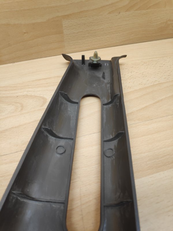 Накладка на стойку кузова Pajero 2 6g74