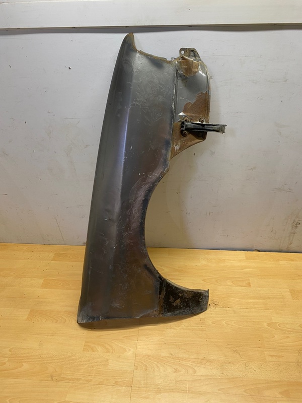 Крыло переднее правое Audi 80 B3 B3 893821106 Б/У