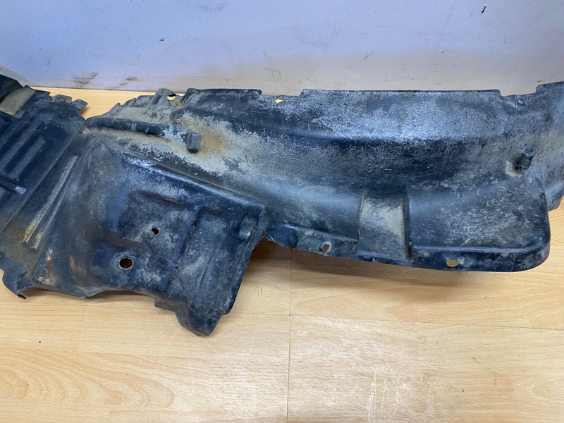 Подкрылок передний правый Mitsubishi Lancer 9 Седан 4G18