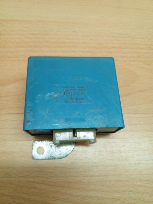 Блок управления антенной Mitsubishi Pajero 2 6g74 MB921337 Б/У