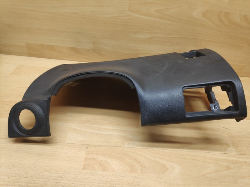 Накладка под торпедо левая SsangYong Rexton 1