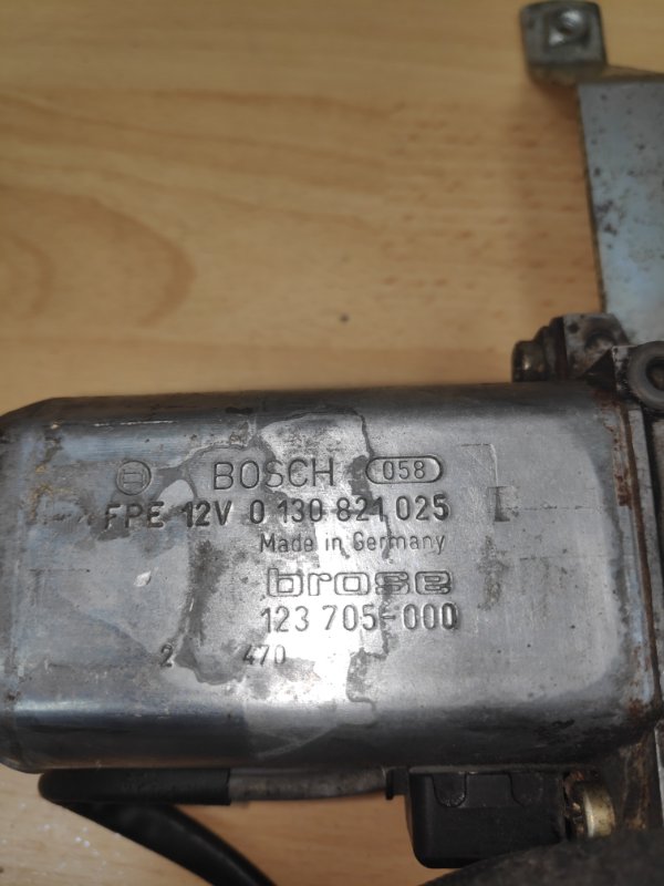 Стеклоподъемник с моторчиком задний правый Discovery 1