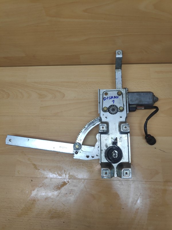 Стеклоподъемник с моторчиком задний правый Discovery 1