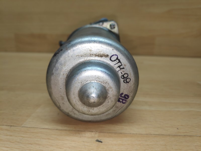 Моторчик стеклоочистителя передний Renault Megane 1