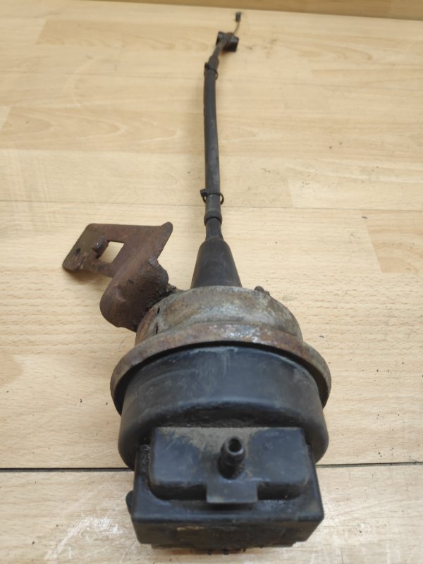 Моторчик привода круиз-контроля Caravan 3 3.0 EFA