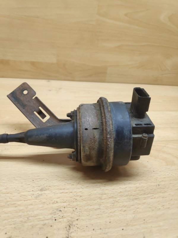 Моторчик привода круиз-контроля Caravan 3 3.0 EFA