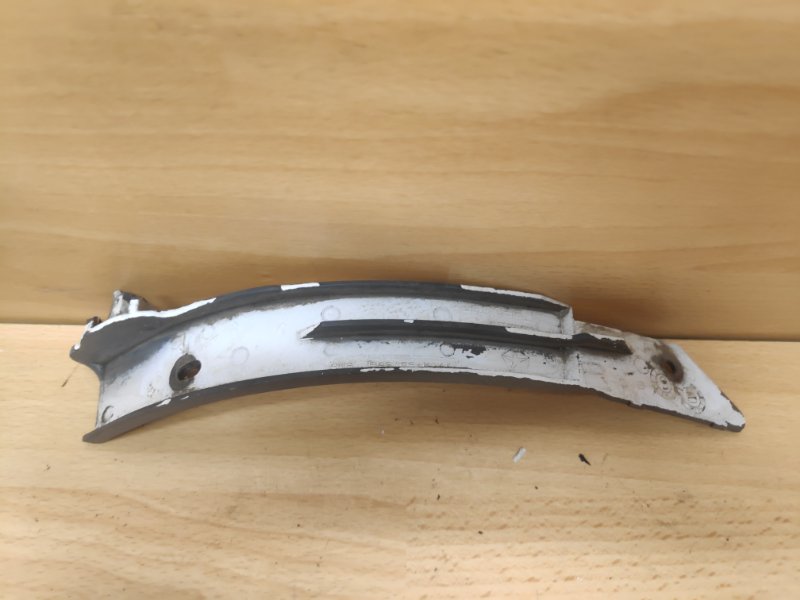 Кронштейн бампера задний правый Caravan 3