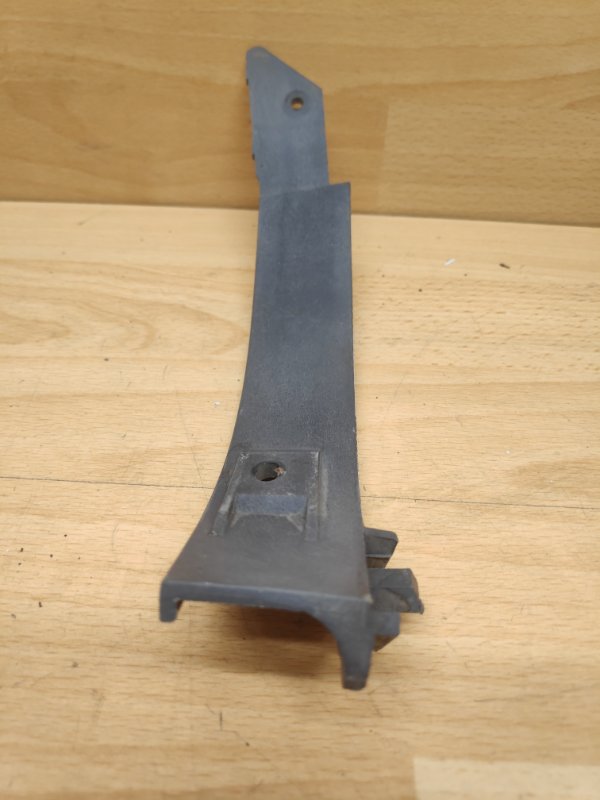 Кронштейн бампера задний правый Caravan 3