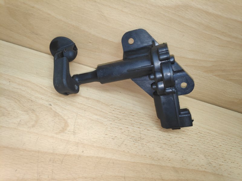 Моторчик форточки правый Dodge Caravan 3 4675504 Б/У